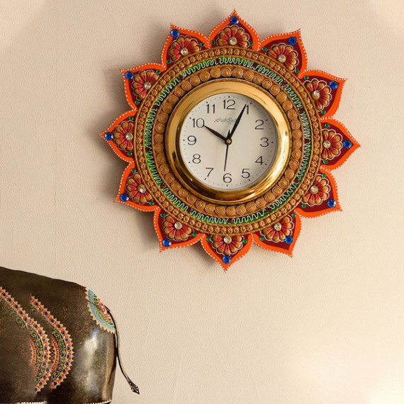 https://soulstylez.com/products/white-dial-wooden-3556-cm-handcrafted-analogue-wall-clock