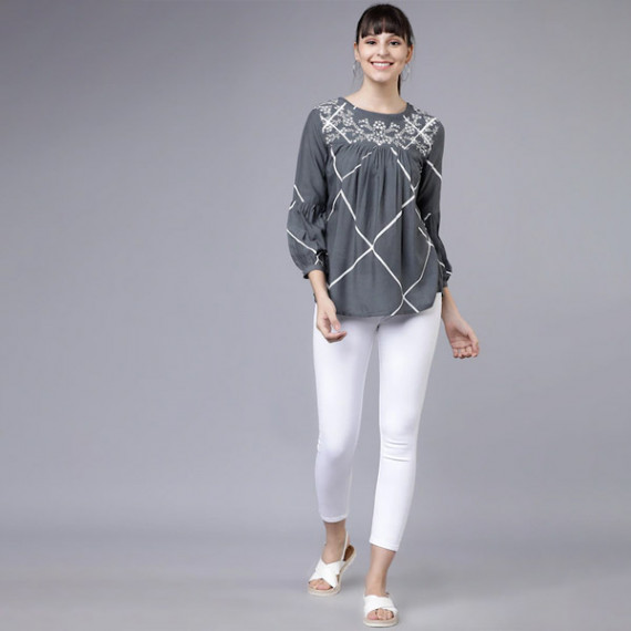 https://soulstylez.com/products/women-grey-and-white-printed-a-line-top
