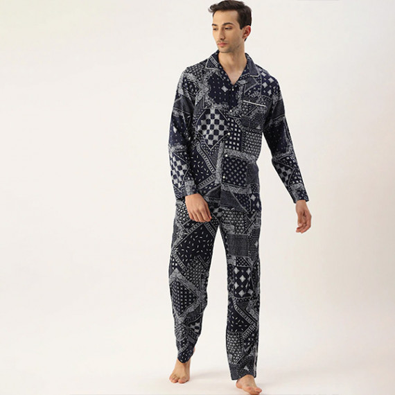 https://soulstylez.com/products/men-navy-blue-white-printed-night-suit-1