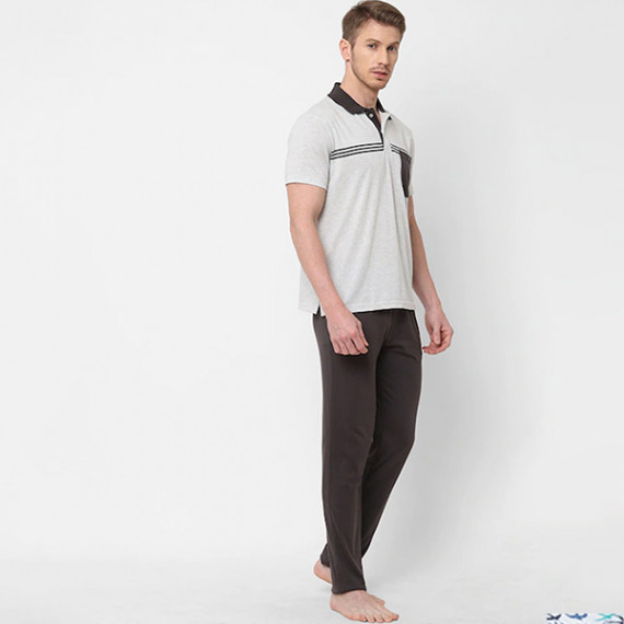 https://soulstylez.com/products/men-white-grey-striped-pure-cotton-night-suit